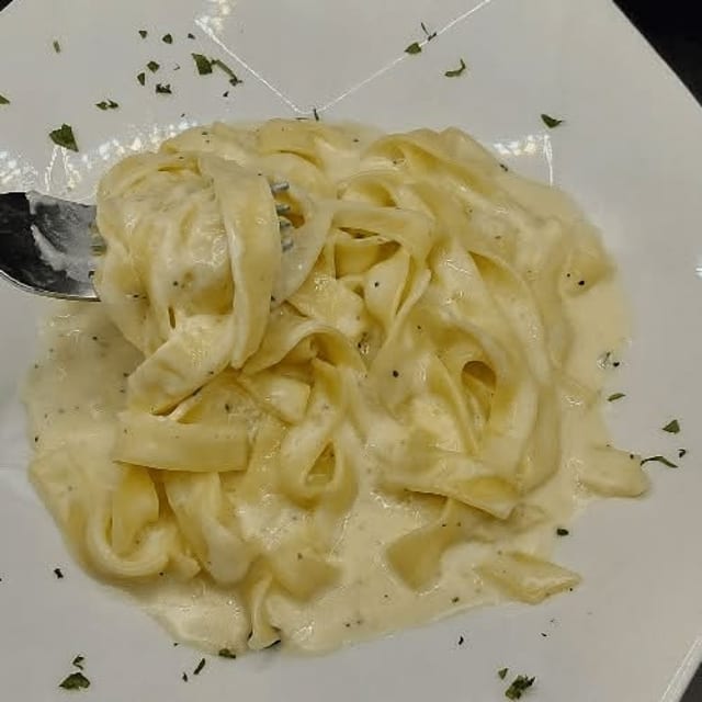 Kids Fettuccine Alfredo.